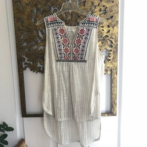 Anthropologie embroidered Floreat top